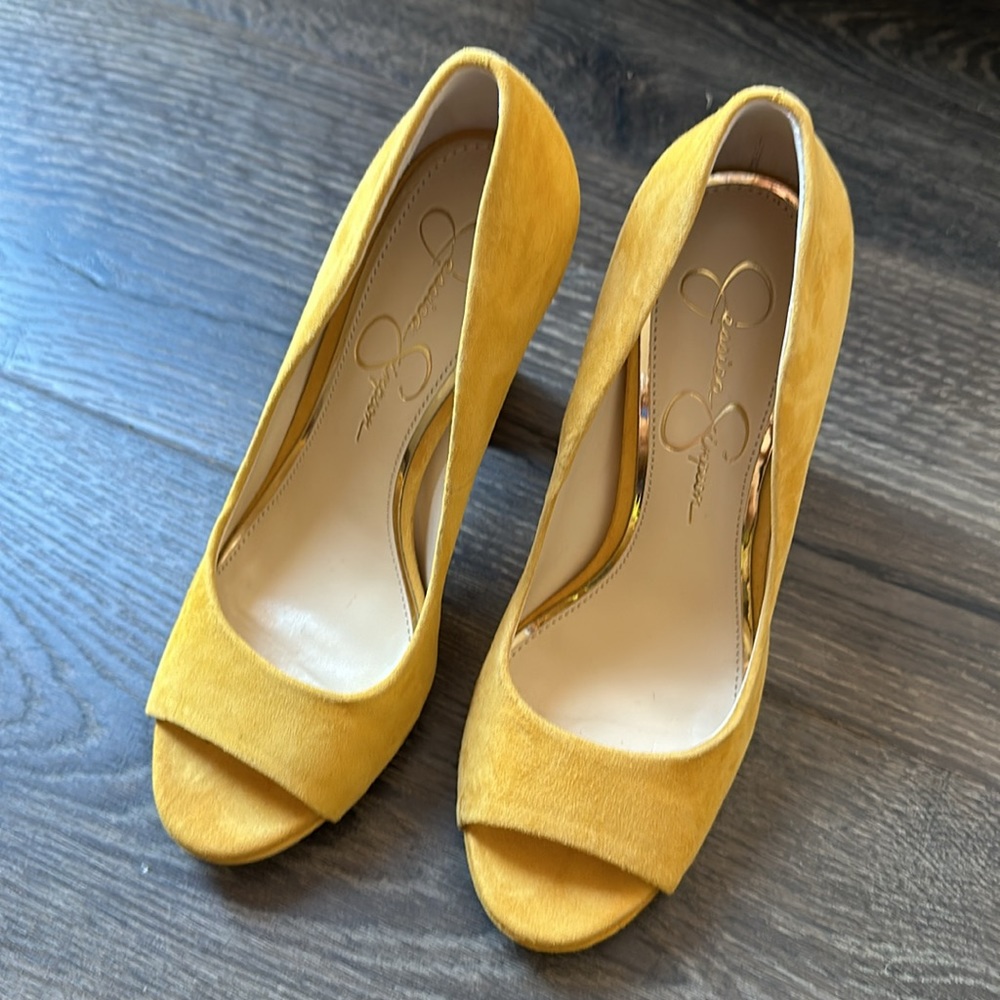 SIZE 7.5 JESSICA SIMPSON HEELS YELLOW